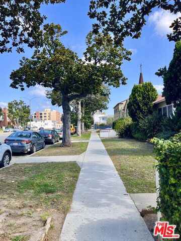 11768 Gateway Boulevard, Los Angeles, CA 90064