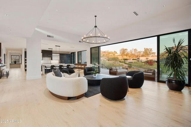 4117 E KEIM Drive, Paradise Valley, AZ 85253