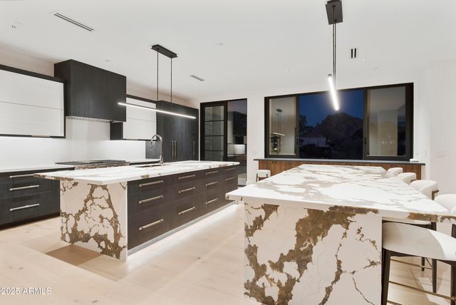 4117 E KEIM Drive, Paradise Valley, AZ 85253