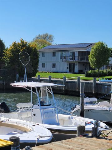 23 Dalny Place, Sayville, NY 11782