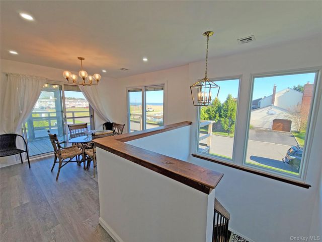 23 Dalny Place, Sayville, NY 11782