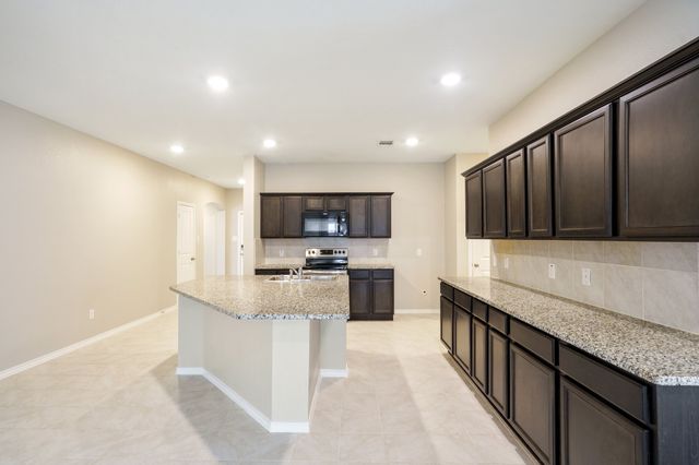 806 Meadow Wood Lane, Princeton, TX 75407