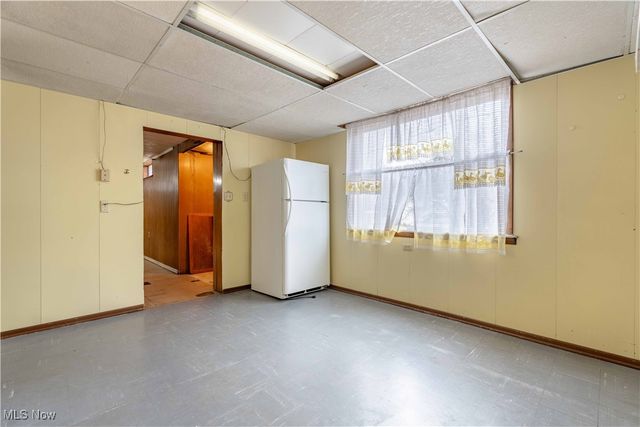 121 Waynesburg Road NW, Carrollton, OH 44615