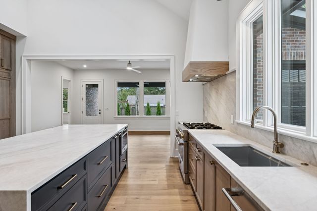 1130 Winding Way, Nashville, TN 37216