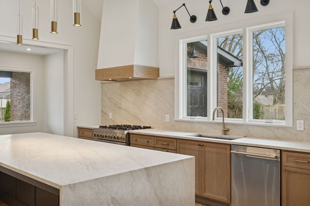 1130 Winding Way, Nashville, TN 37216