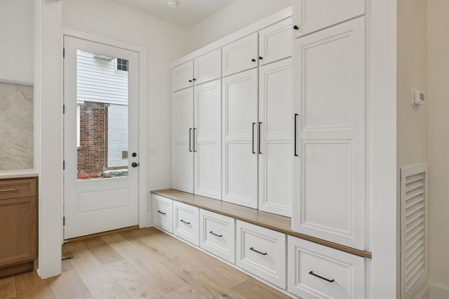 1130 Winding Way, Nashville, TN 37216