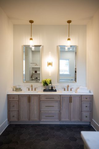 1130 Winding Way, Nashville, TN 37216