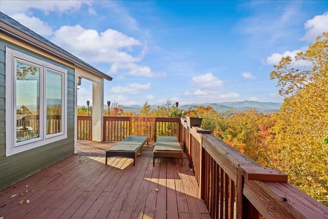 156 Overlook Drive, Pickens, SC 29671