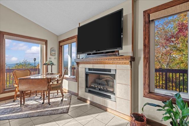 156 Overlook Drive, Pickens, SC 29671