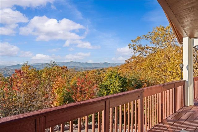 156 Overlook Drive, Pickens, SC 29671