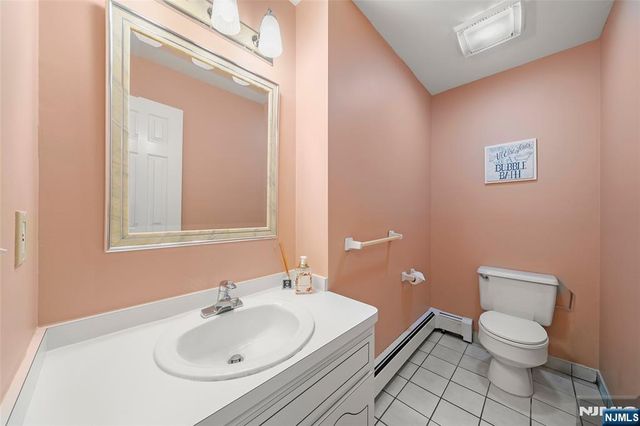 141 Hiawatha Boulevard, Oakland, NJ 07436