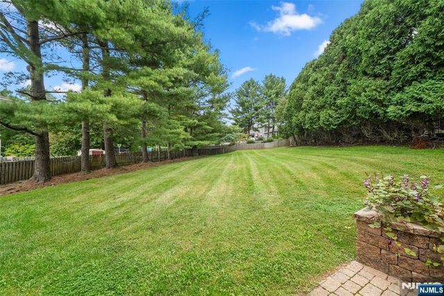 141 Hiawatha Boulevard, Oakland, NJ 07436