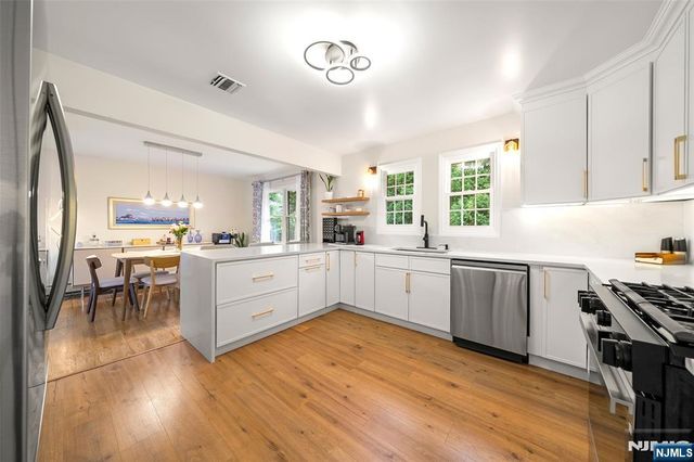141 Hiawatha Boulevard, Oakland, NJ 07436