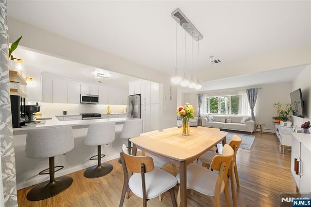141 Hiawatha Boulevard, Oakland, NJ 07436
