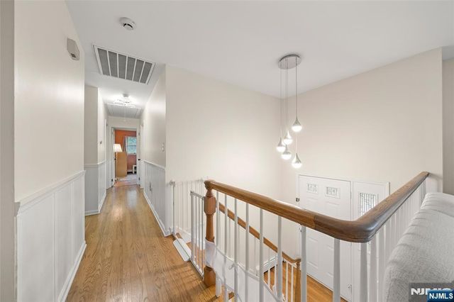 141 Hiawatha Boulevard, Oakland, NJ 07436