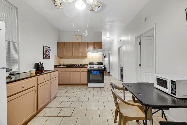 5744 S Green Street, Chicago, IL 60621