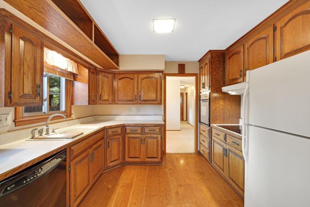 999 Overton Drive NE, Fridley, MN 55432
