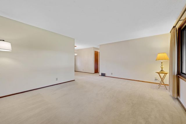 999 Overton Drive NE, Fridley, MN 55432