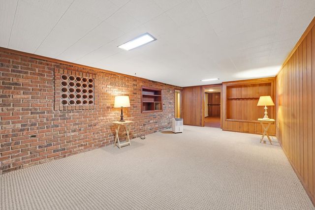 999 Overton Drive NE, Fridley, MN 55432