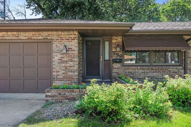 999 Overton Drive NE, Fridley, MN 55432