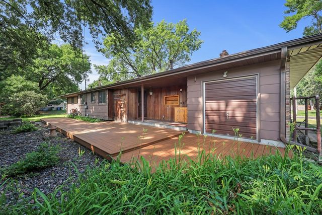 999 Overton Drive NE, Fridley, MN 55432