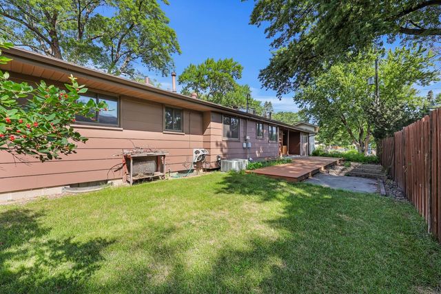 999 Overton Drive NE, Fridley, MN 55432