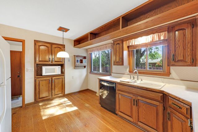 999 Overton Drive NE, Fridley, MN 55432