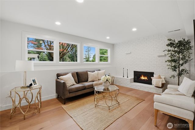 17102 NE 84th St, Redmond, WA 98052