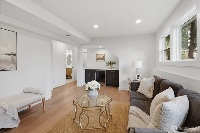 17102 NE 84th St, Redmond, WA 98052