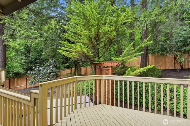 17102 NE 84th St, Redmond, WA 98052