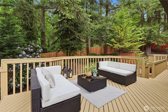 17102 NE 84th St, Redmond, WA 98052