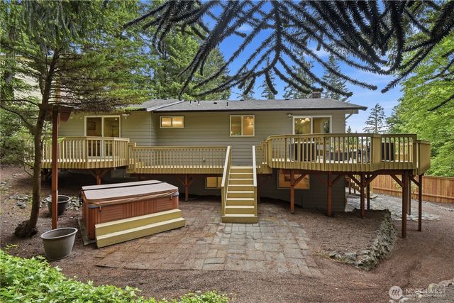 17102 NE 84th St, Redmond, WA 98052