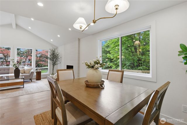 17102 NE 84th St, Redmond, WA 98052