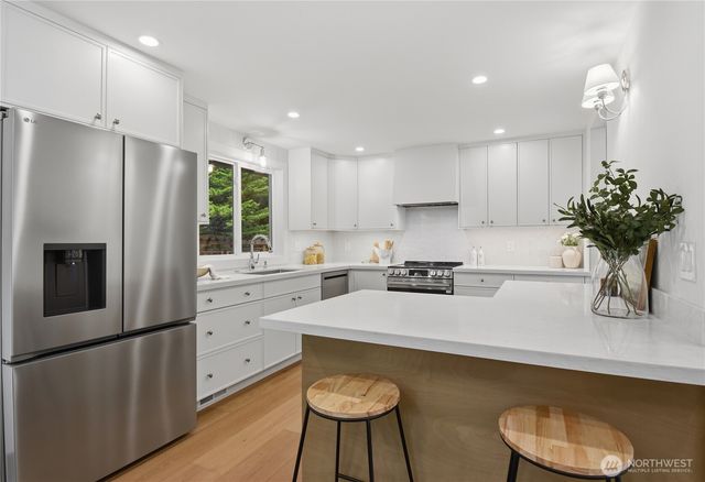 17102 NE 84th St, Redmond, WA 98052