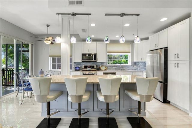 3970 Deer Crossing CT # 106, Naples, FL 34114