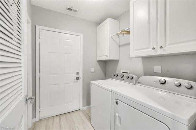 3970 Deer Crossing CT # 106, Naples, FL 34114