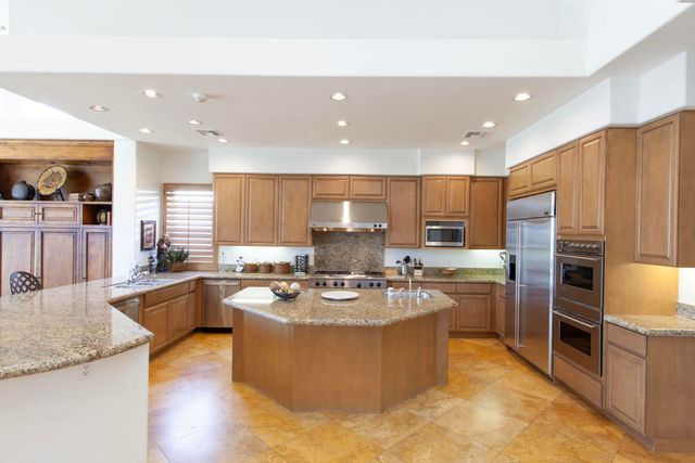 49559 ViA Conquistador, La Quinta, CA 92253