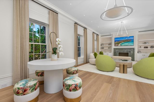991 N Lake Way, Palm Beach, FL 33480