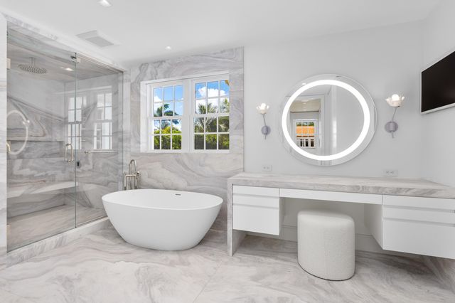 991 N Lake Way, Palm Beach, FL 33480