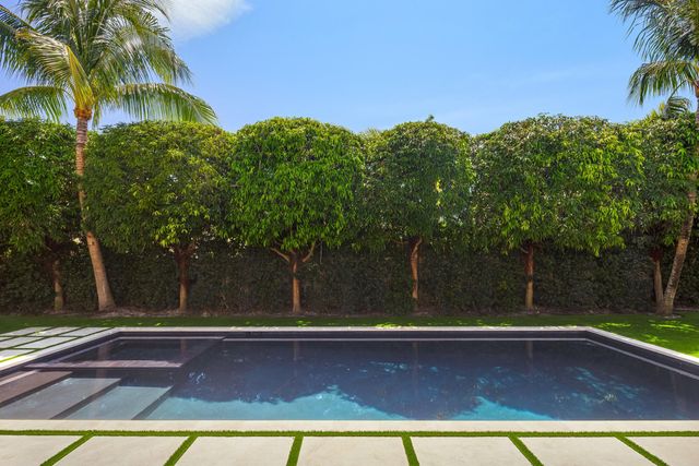 991 N Lake Way, Palm Beach, FL 33480