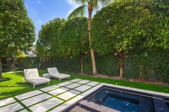 991 N Lake Way, Palm Beach, FL 33480