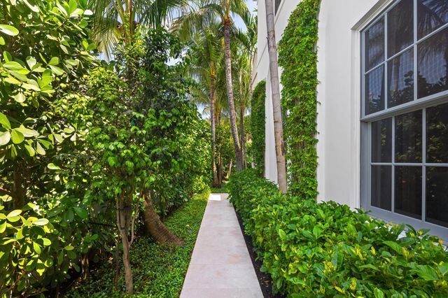 991 N Lake Way, Palm Beach, FL 33480
