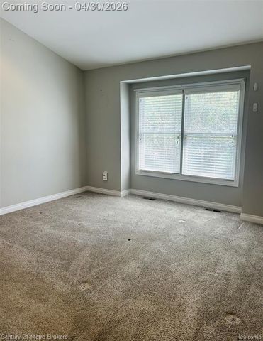4467 Cross Creek Boulevard, Burton, MI 48509
