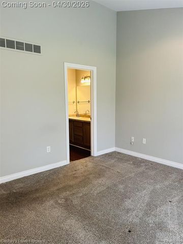 4467 Cross Creek Boulevard, Burton, MI 48509