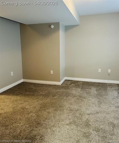 4467 Cross Creek Boulevard, Burton, MI 48509