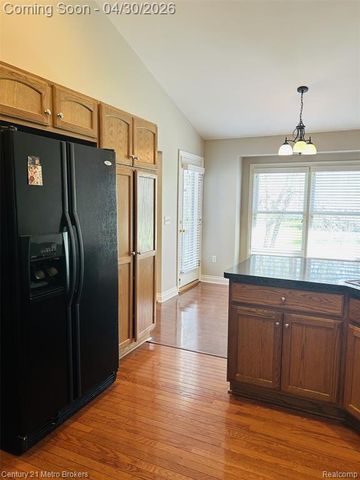 4467 Cross Creek Boulevard, Burton, MI 48509
