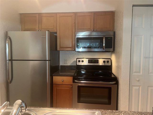 10100 N SAILWINDS BOULEVARD N 202, Largo, FL 33773