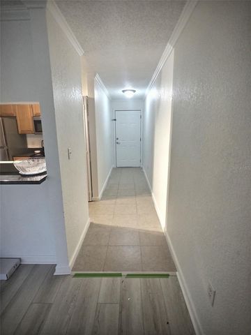 10100 N SAILWINDS BOULEVARD N 202, Largo, FL 33773