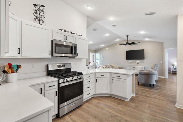 7427 MUNDAY LANE, The Villages, FL 34762