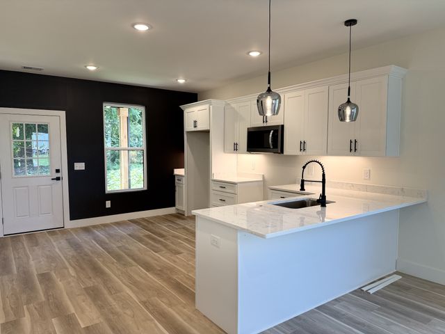 203 15th Ave, E, Springfield, TN 37172